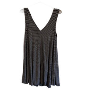 American Eagle Striped Women's M Medium Black Tunic VNeck Front and Back